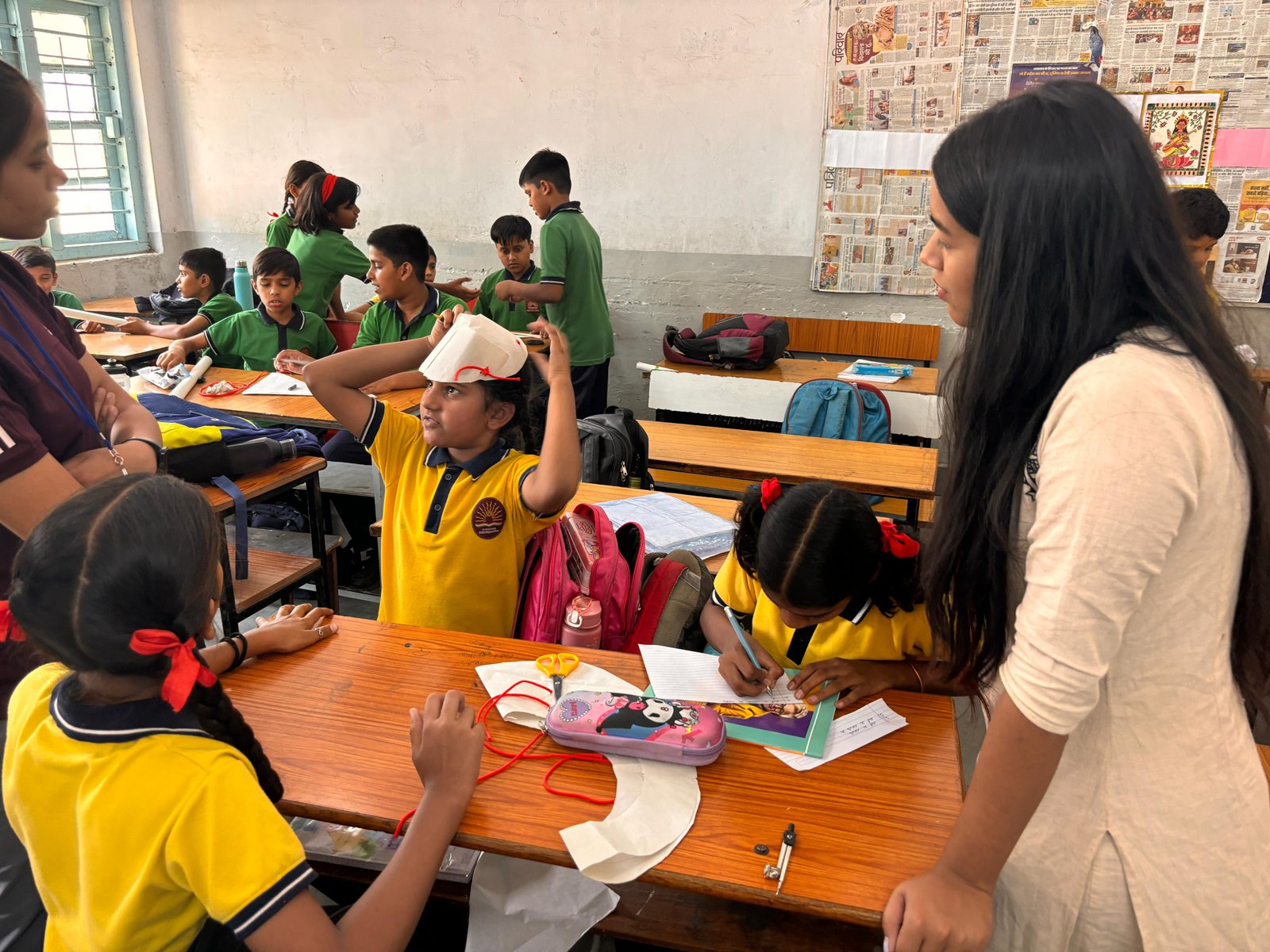 Observing schoolchildren during a classroom field research session